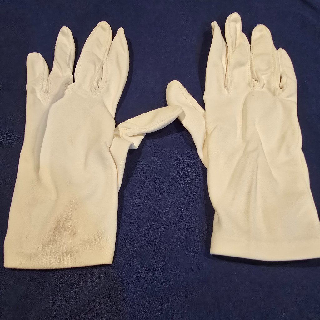 Gloves Ladies White Faux Pearl Closure Nylon Size Small1960s1970s